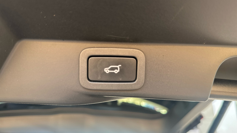 Land Rover Range Rover Sport 3.0 D300 HSE Silver 5dr Auto Diesel Estate